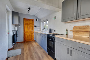 Kitchen- click for photo gallery